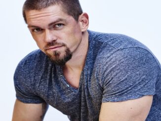 Steve Howey