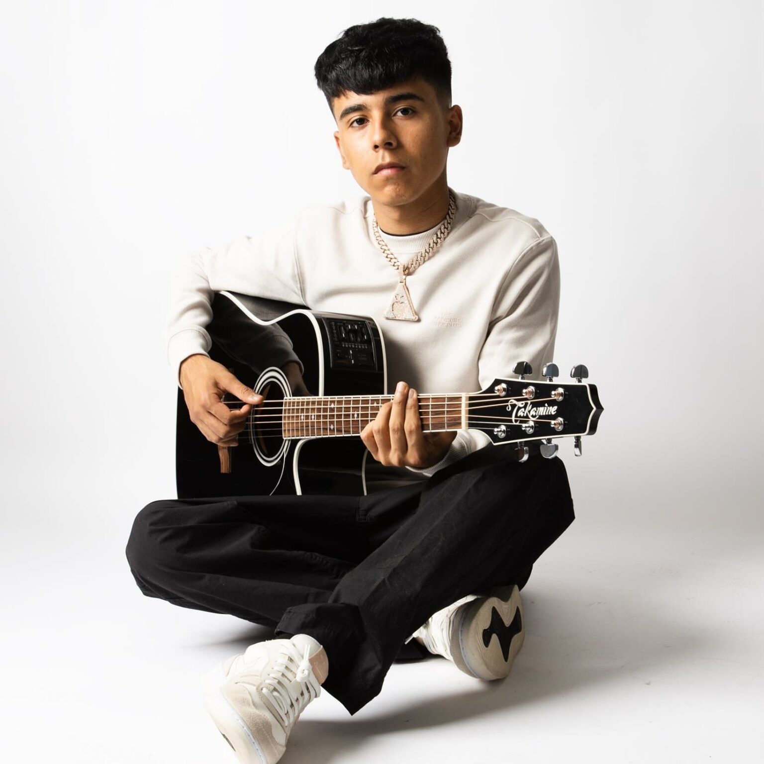 Ivan Cornejo (Singer) Bio, Wiki, Height, Girlfriend, Net Worth, Songs, Tour